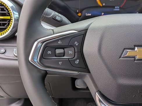 New 2026 Chevrolet Trax LT w/ Sunroof Package FWD image 18