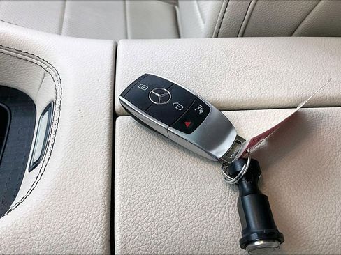 Used 2021 Mercedes-Benz GLE 350 image 13