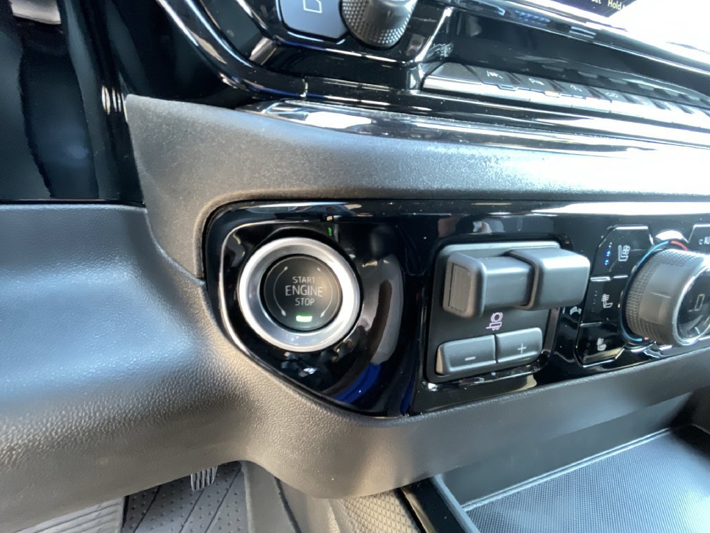 Used 2025 Chevrolet Silverado 1500 ZR2 w/ Technology Package AWD/4WD image 17