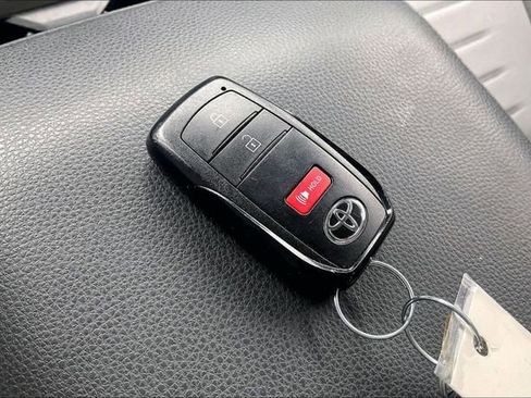 Used 2025 Toyota Tacoma TRD Off-Road AWD/4WD image 10