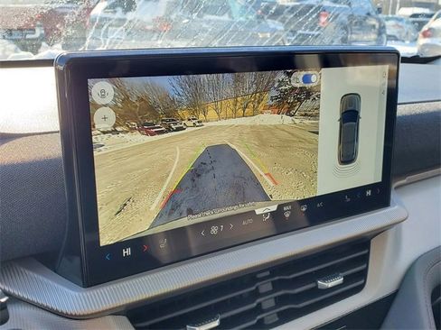 Used 2025 Ford Explorer Active w/ Active Comfort Package image 30