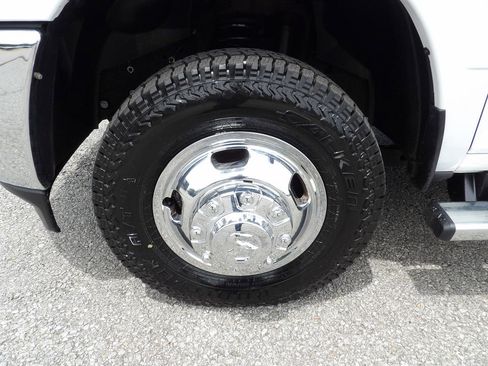 Used 2024 RAM 3500 Tradesman w/ Chrome Appearance Group AWD/4WD image 61