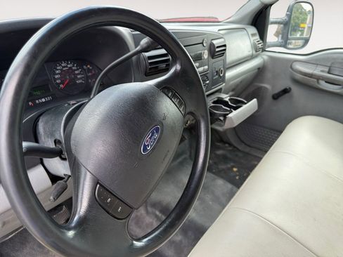 Used 2005 Ford F350 XL image 9