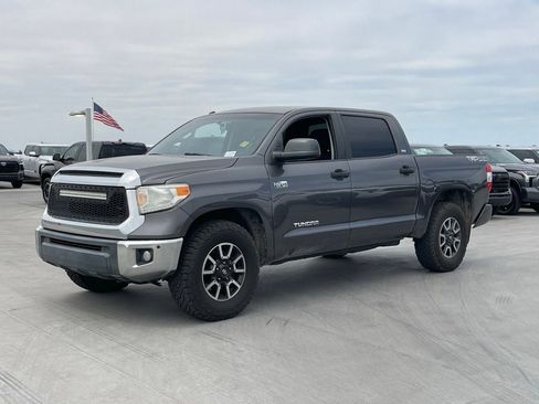 Used 2017 Toyota Tundra SR5 image 5