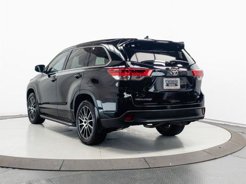 Used 2017 Toyota Highlander SE FWD image 10