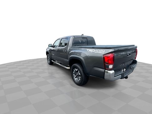 Used 2018 Toyota Tacoma TRD Off-Road AWD/4WD image 6