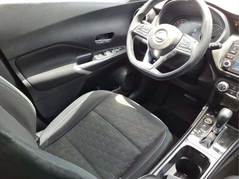 Used 2024 Nissan Kicks SV FWD image 9