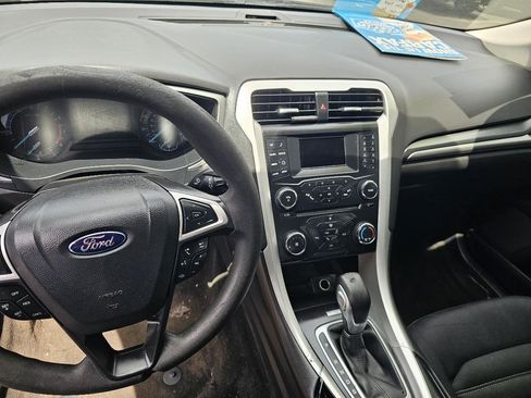 Used 2014 Ford Fusion SE FWD image 24