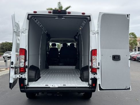 Used 2023 RAM ProMaster 2500 w/ Driver Convenience Group FWD image 15