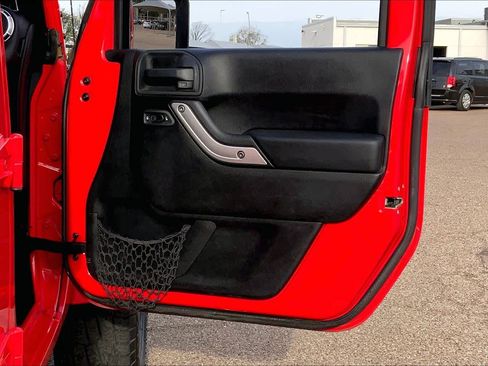 Used 2013 Jeep Wrangler Unlimited Sahara w/ Connectivity Group AWD/4WD image 22