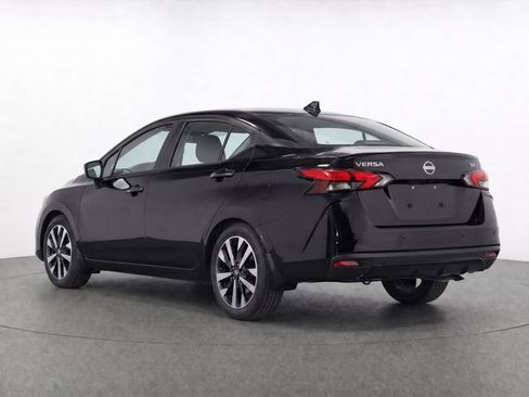 Used 2020 Nissan Versa SR w/ Convenience Package FWD image 3