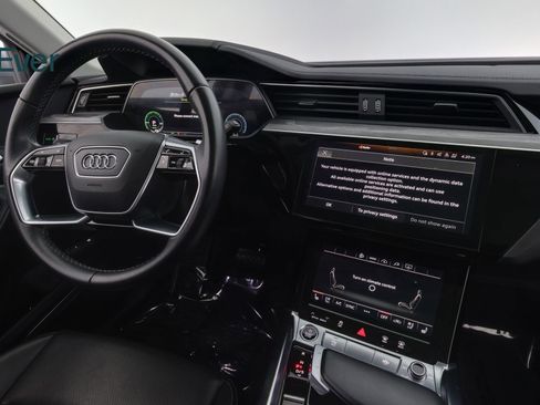 Used 2023 Audi e-tron Premium Plus w/ Premium Plus Package AWD/4WD image 25