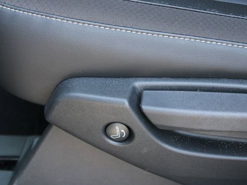 Used 2025 Nissan Pathfinder SL FWD image 23