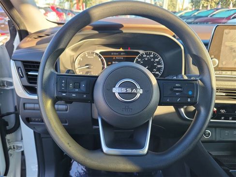 Certified 2023 Nissan Rogue SV image 17