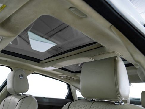 Used 2012 Jaguar XJ L image 27