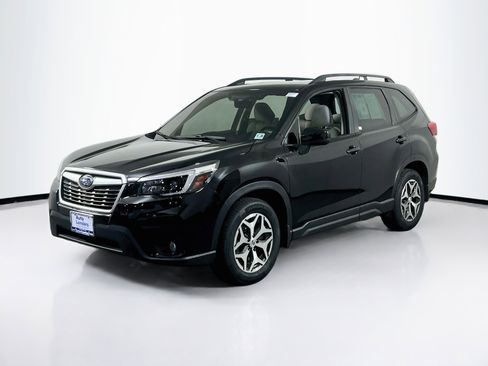 Used 2021 Subaru Forester Premium AWD/4WD image 1
