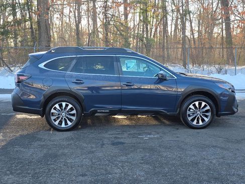 Used 2025 Subaru Outback Limited image 17