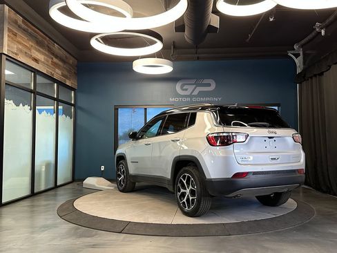 Used 2024 Jeep Compass Limited AWD/4WD image 5