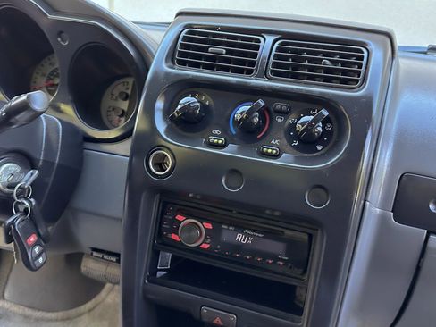 Used 2004 Nissan Frontier S/C image 31