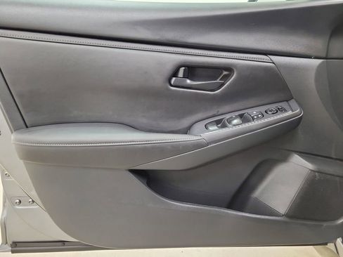 Used 2025 Nissan Sentra S image 19