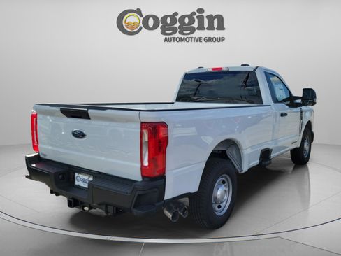 New 2026 Ford F250 XL w/ F-250 >10K GVWR Package image 3
