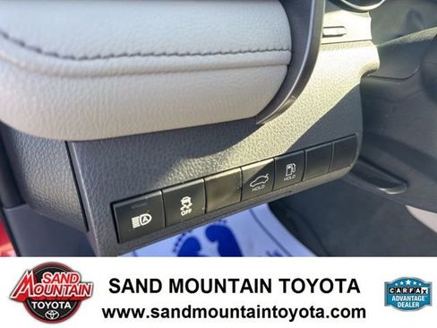 Used 2023 Toyota Camry SE image 14