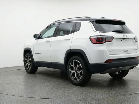 Used 2025 Jeep Compass Limited AWD/4WD image 5