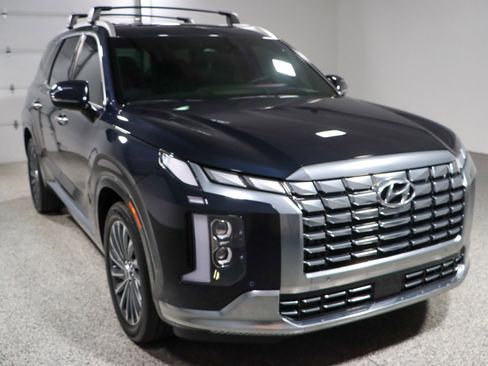 Used 2024 Hyundai Palisade Calligraphy image 5