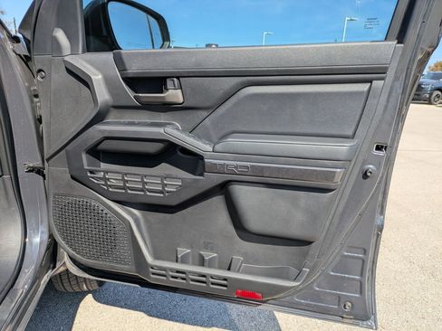 Used 2025 Toyota Tacoma TRD Sport image 29