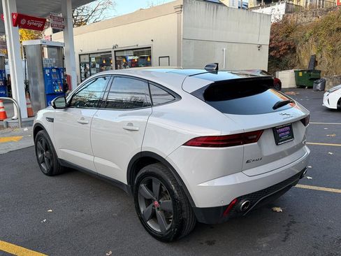 Used 2018 Jaguar E-PACE SE image 3