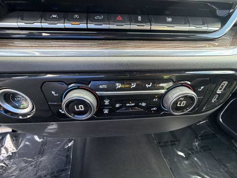 Used 2023 Chevrolet Silverado 1500 LT AWD/4WD image 18