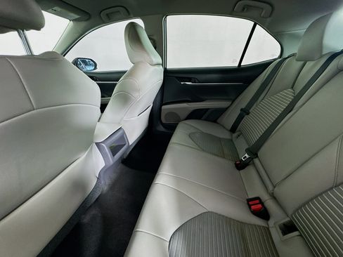 Used 2021 Toyota Camry SE FWD image 22