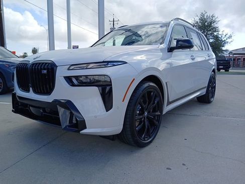 New 2026 BMW X7 M60i AWD/4WD image 3