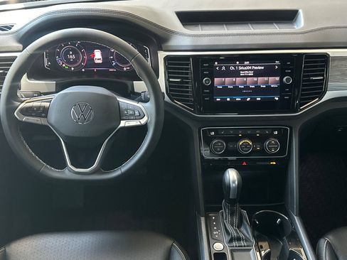 Used 2023 Volkswagen Atlas Cross Sport SE FWD image 14