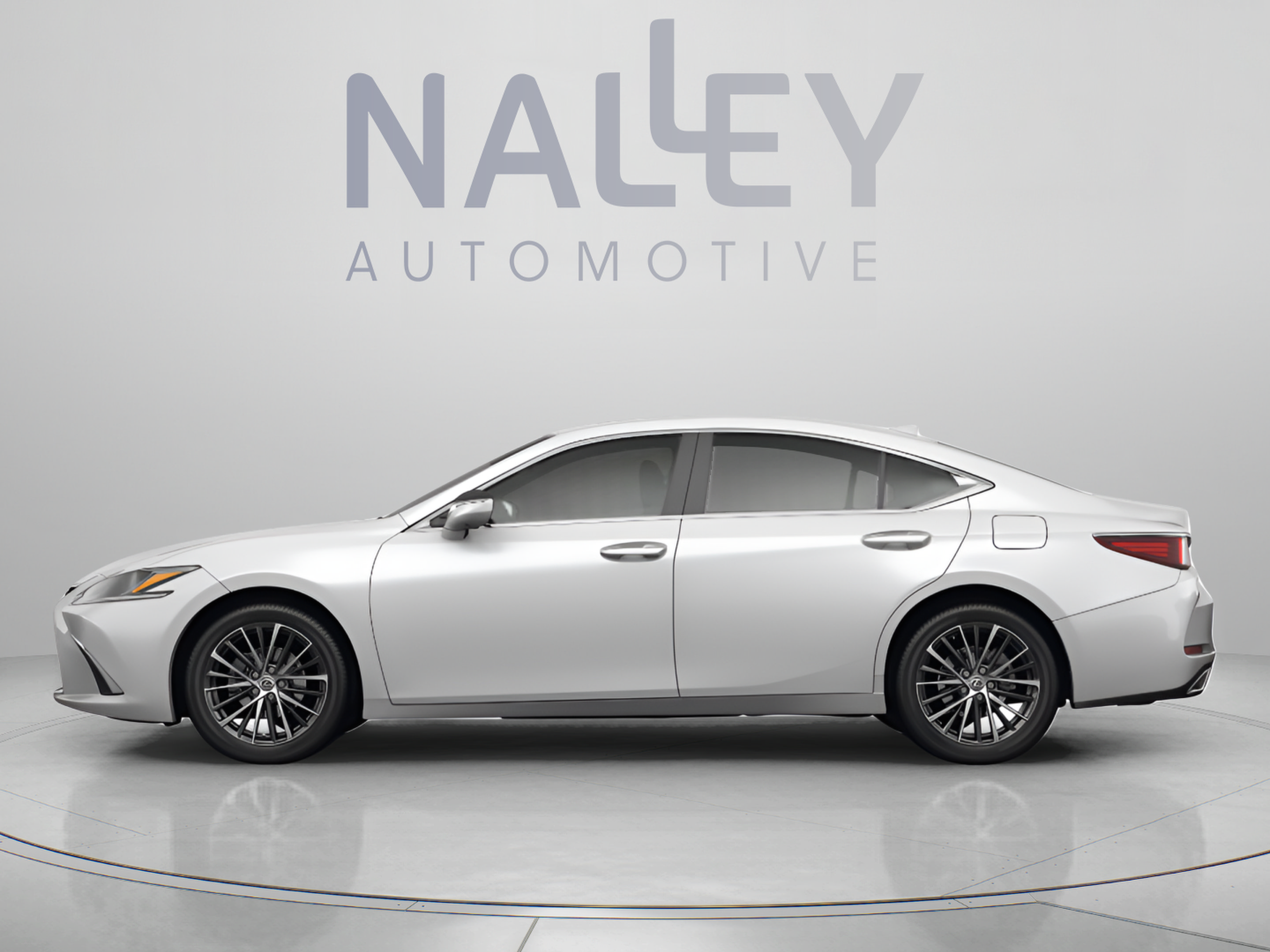 Used 2025 Lexus ES 300h Ultra Luxury w/ Accessory Package (Z2) FWD image 2