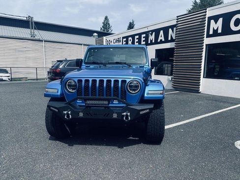 Used 2022 Jeep Wrangler Unlimited Sahara w/ Cold Weather Group AWD/4WD image 3
