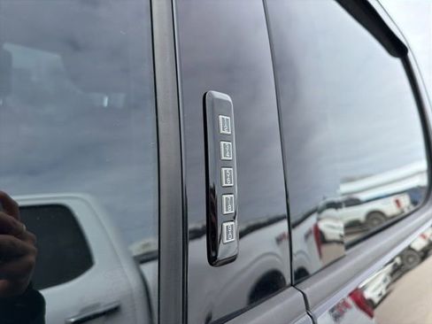 Used 2018 Ford F150 XLT w/ Equipment Group 302A Luxury AWD/4WD image 4