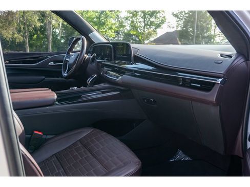 Used 2022 Cadillac Escalade ESV Sport Platinum RWD image 20