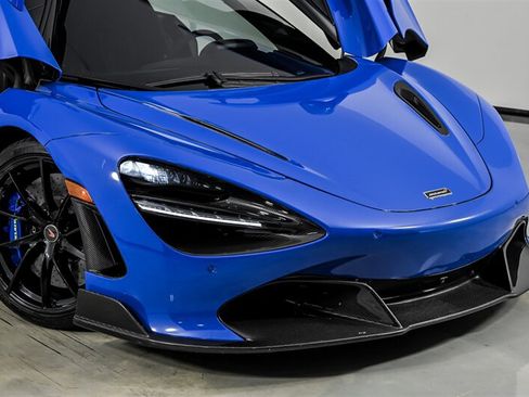 Used 2018 McLaren 720S RWD image 2