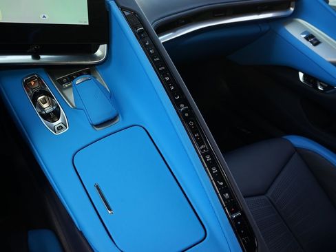 Used 2024 Chevrolet Corvette Stingray Premium Conv w/ Z51 Performance Package image 12