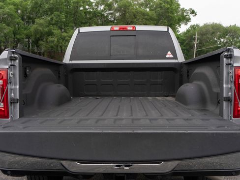 Used 2024 RAM 2500 Big Horn w/ Safety Group AWD/4WD image 9