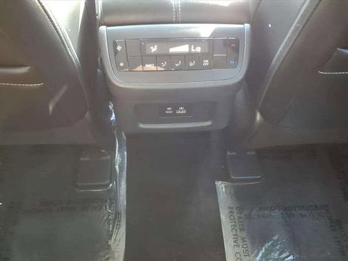 Used 2023 Nissan Pathfinder SL w/ Black Appearance Package image 19