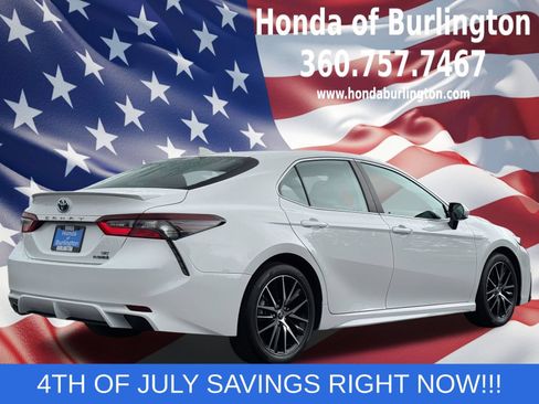 Used 2023 Toyota Camry SE w/ Cold Weather Package FWD image 6