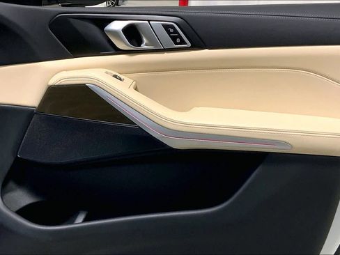 Used 2022 BMW X5 xDrive40i w/ M Sport Package image 22