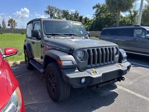 Used 2022 Jeep Wrangler Sport AWD/4WD image 2