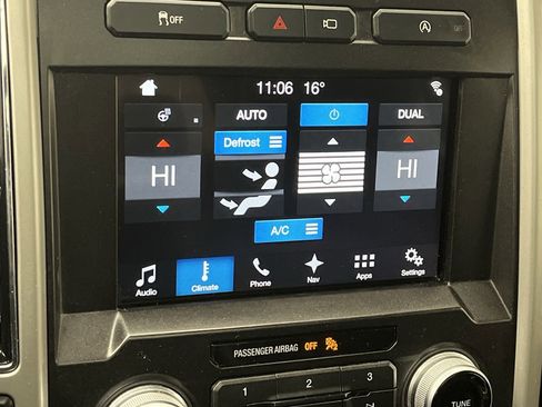 Used 2018 Ford F150 Lariat w/ Equipment Group 502A Luxury image 23