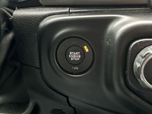 Used 2020 Jeep Wrangler Sport image 23