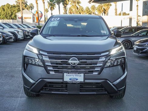 Used 2024 Nissan Rogue S image 2