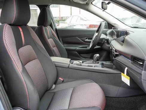 New 2026 Nissan Sentra SR w/ Floor Mat Package FWD image 19