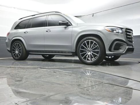 Used 2026 Mercedes-Benz GLS 450 4MATIC image 35
